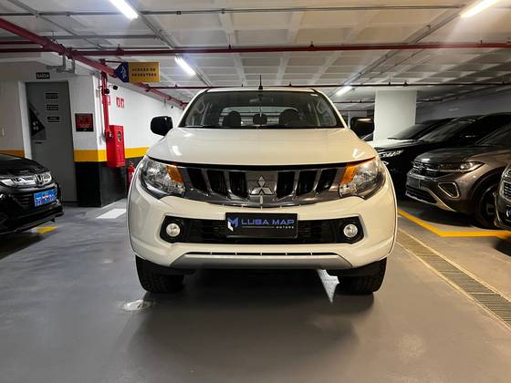 MITSUBISHI L200 TRITON 2.4 16V TURBO DIESEL SPORT GLS CD 4P 4X4 AUTOMÁTICO MITSUBISHI L200 TRITON 2.4 16V TURBO DIESEL SPORT GLS CD 4P 4X4 AUTOMÁTICO